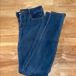 Size 27 High Rise Skinny Levi jeans